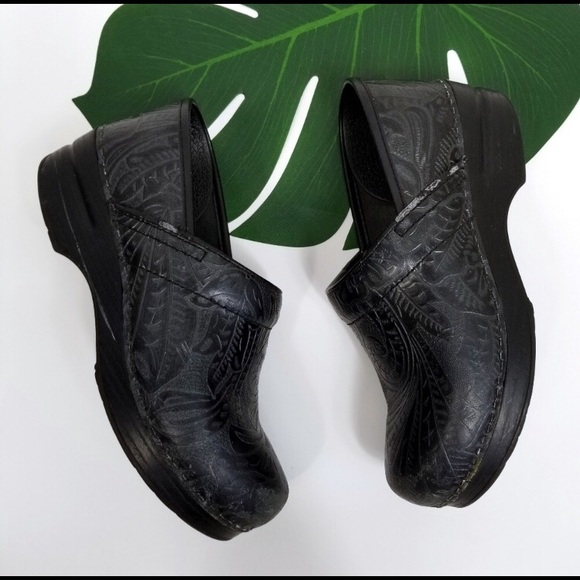 Dansko 38 Nursing Clogs - Picture 3 of 3